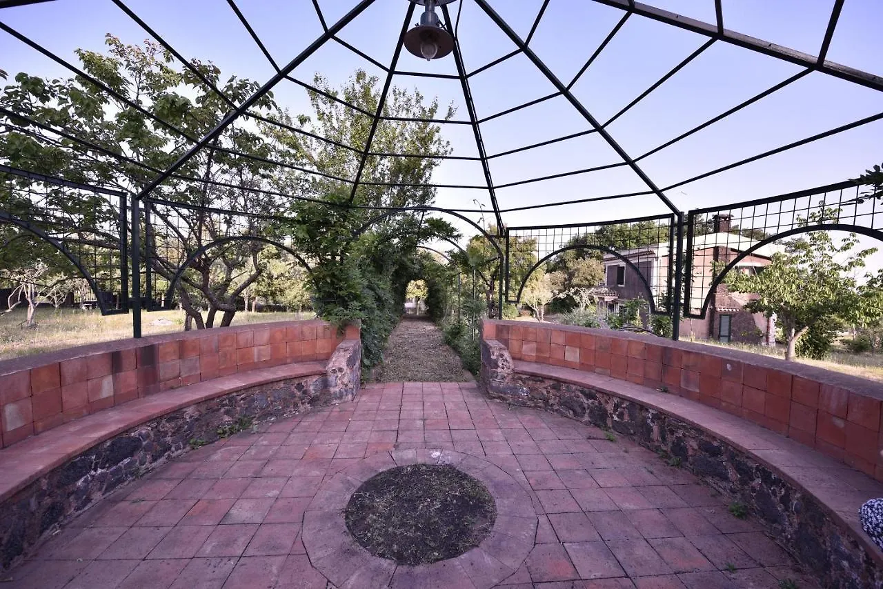 Villa Caterina, Alle Pendici Del Vulcano Etna Viagrande Italien