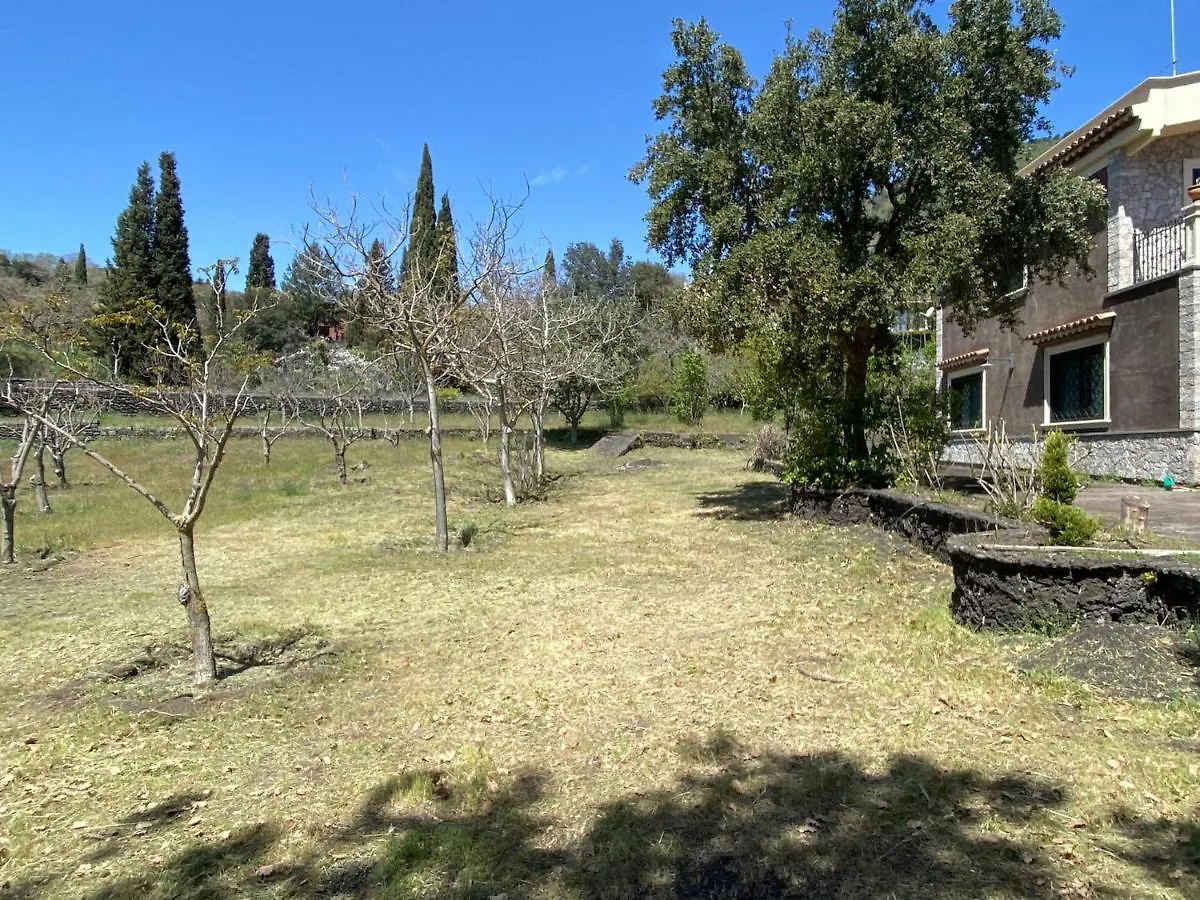 Villa Caterina, Alle Pendici Del Vulcano Etna Viagrande Italien